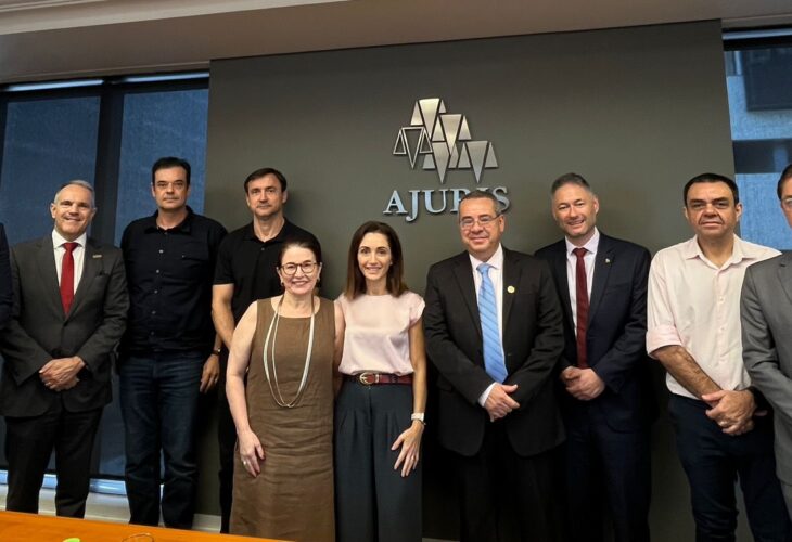 FACE-RS se reúne na sede da AJURIS