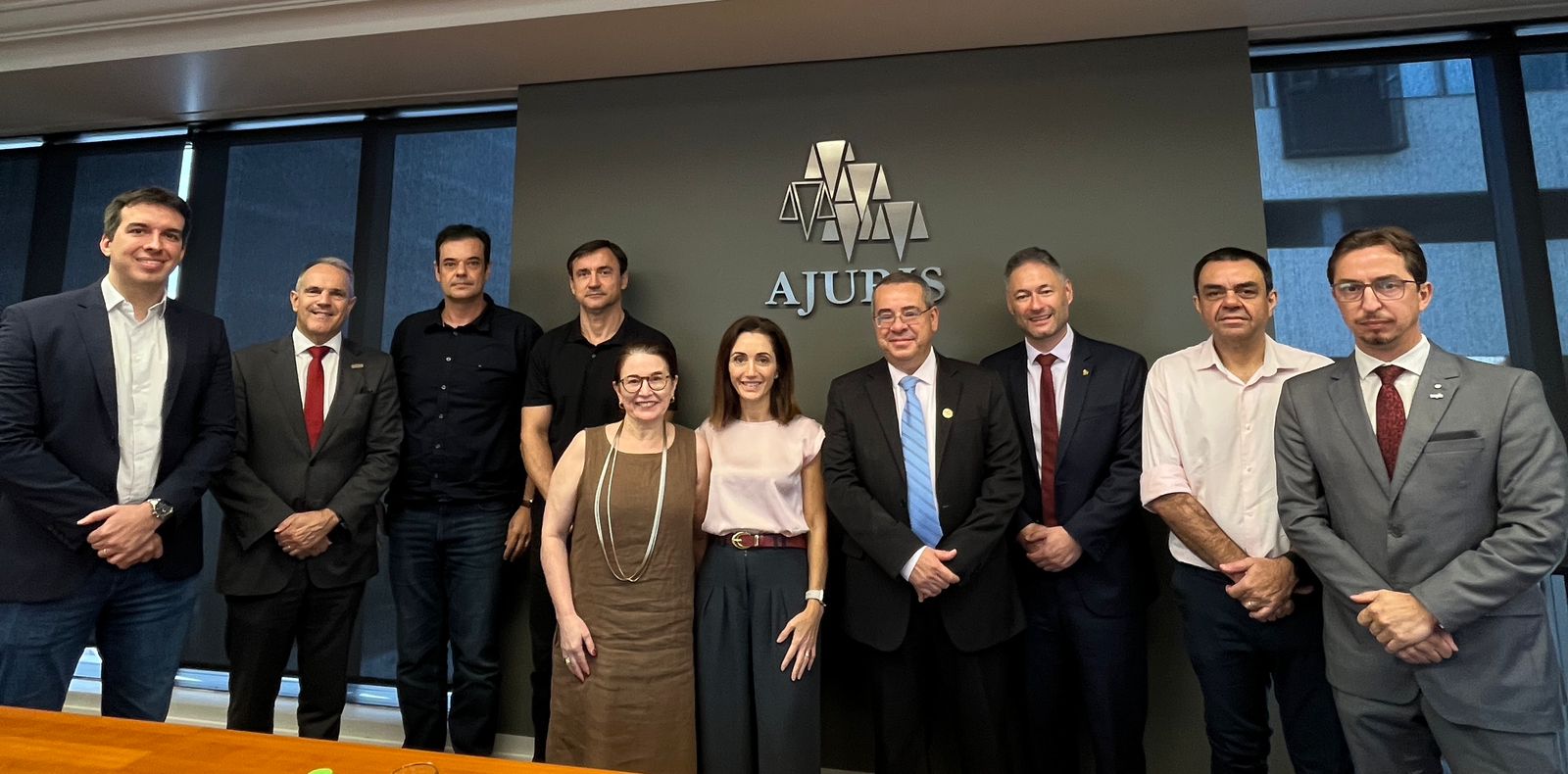 FACE-RS se reúne na sede da AJURIS